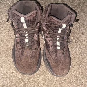 yeezy desert boot oil